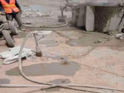 望江水泥混凝土路面板底注浆技术 路面脱空注浆整治方案